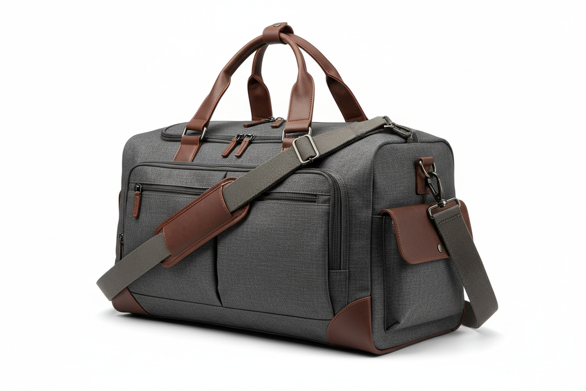 borsa da viaggio su sfondo trasparente